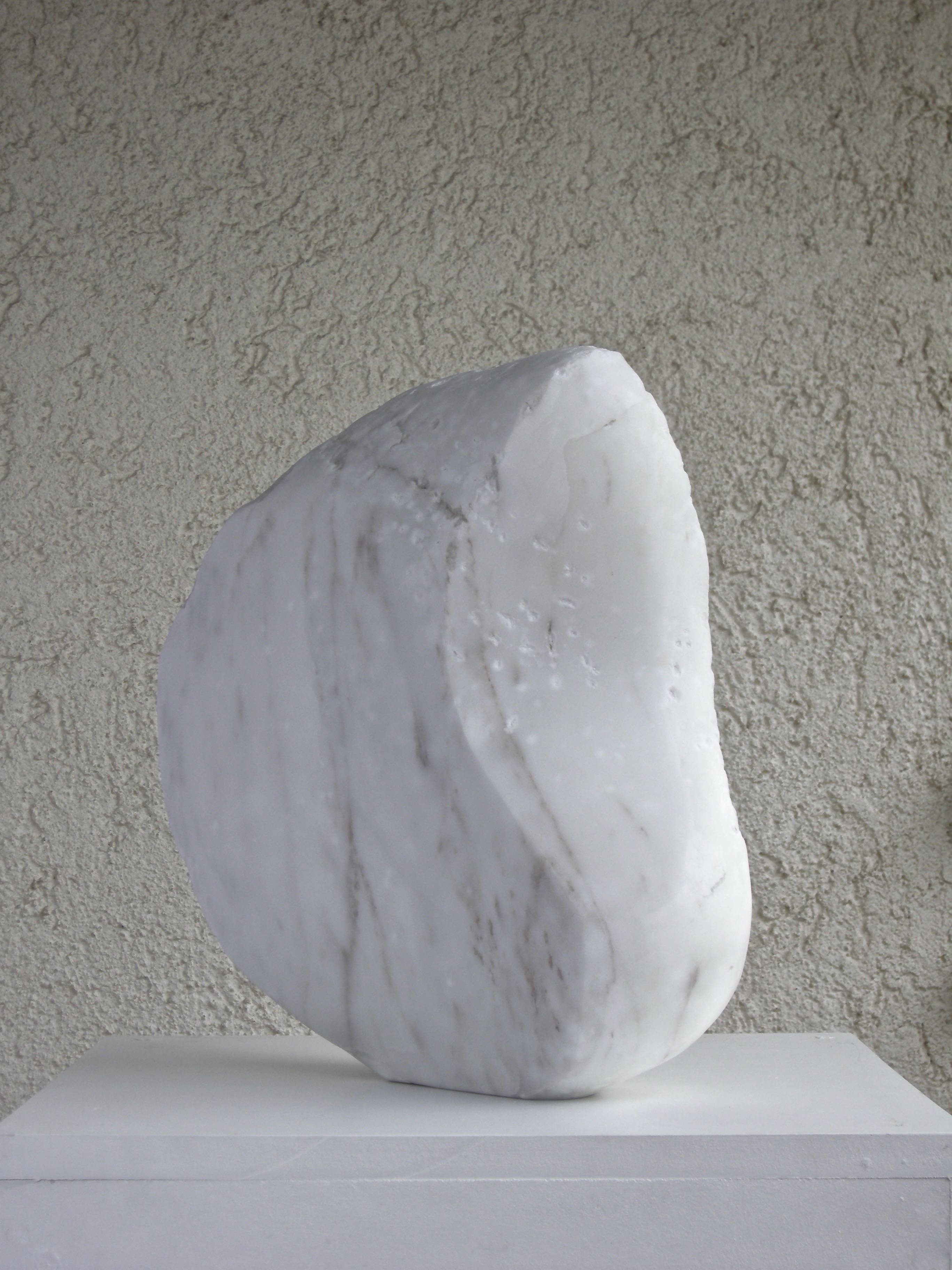 Surround, 2015, marble, height 45 cm