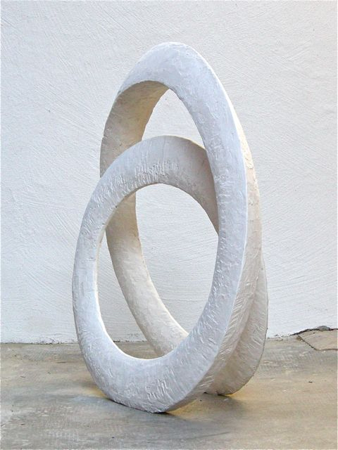 Two loops, 2013, concrete, 90 x 95 x 30 cm