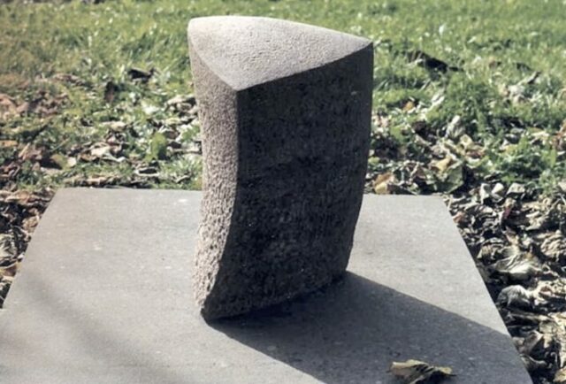 Borderstone, 1999, sandstone, height 40 cm, Kunstsammlung Landkreis Breisgau Hochschwarzwald, Freiburg