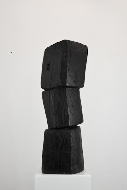 Balance, 2014, Birke geflämmt, Höhe 60 cm