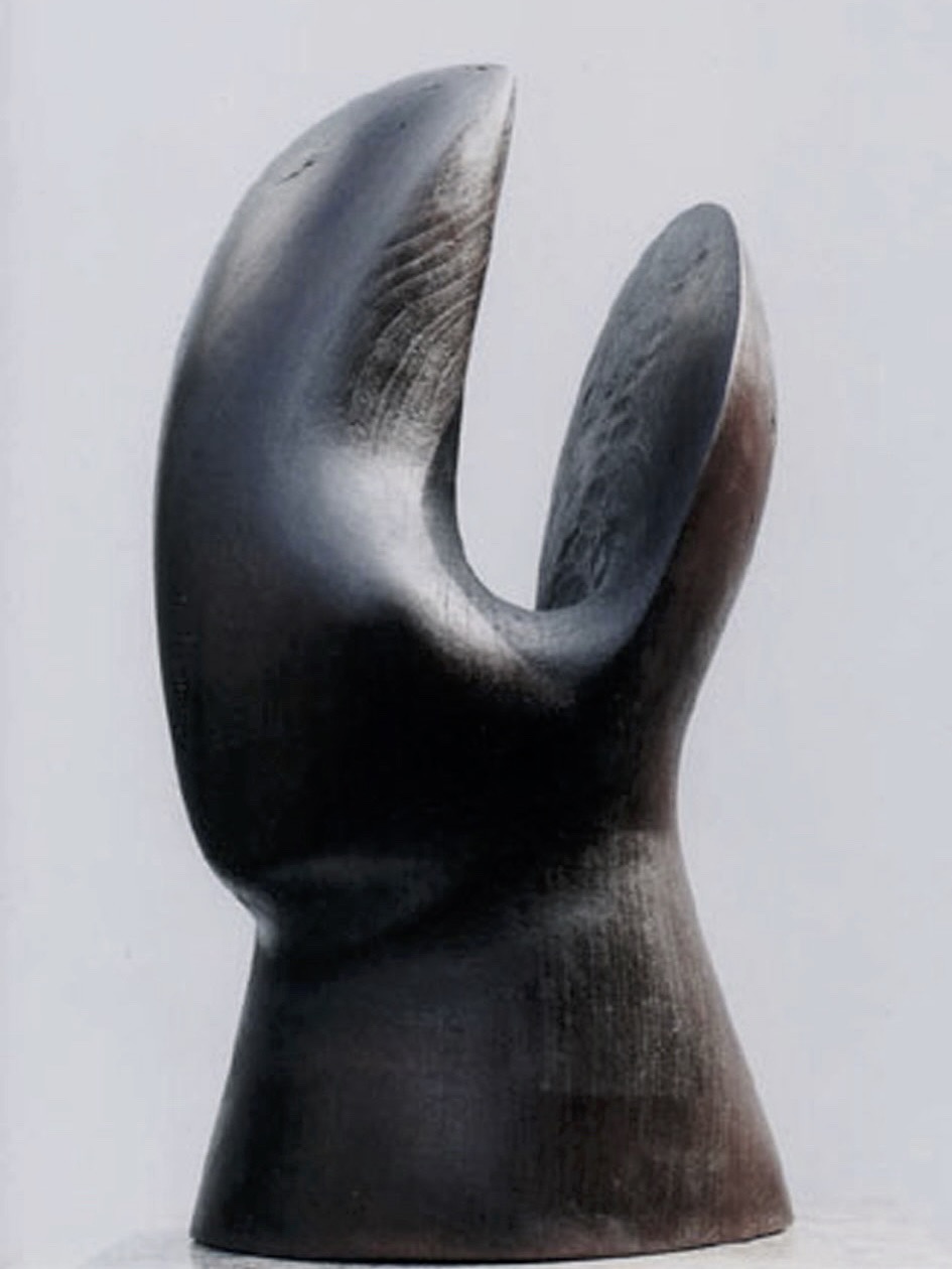 Head opened up, 2000, Birne gebeizt, Höhe 40 cm